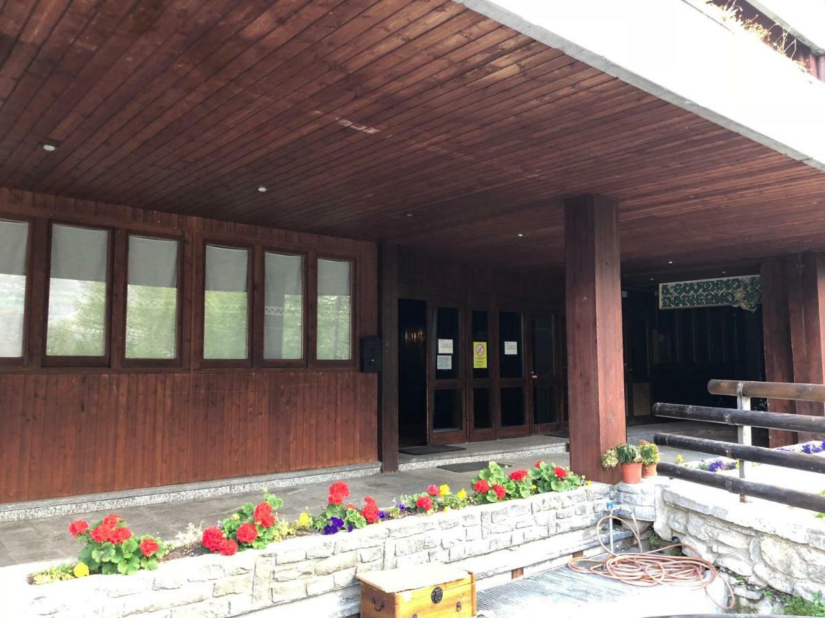 Апартаменти Monolocale Cielo Alto Брей-Червінія Екстер'єр фото